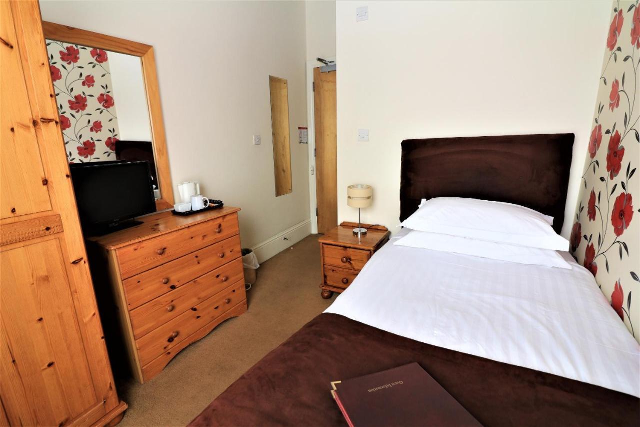 The Berkeley Guesthouse Истборн Екстериор снимка