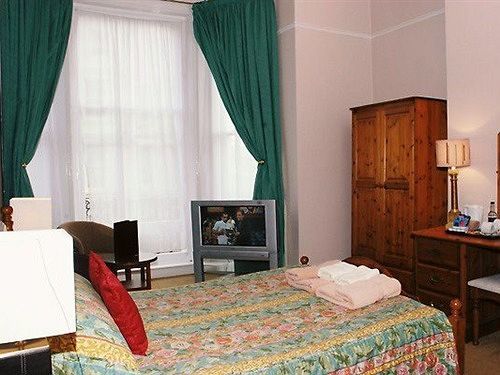 The Berkeley Guesthouse Истборн Екстериор снимка